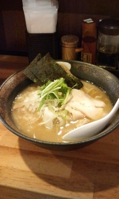 「濃厚鶏骨醤油そば」@濃厚鶏そば 麺屋武一 新橋本店の写真