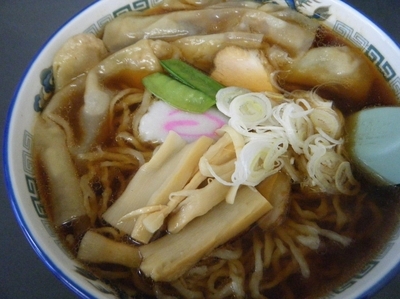 「ワンタンメン700円」@年貢町 茶釜食堂の写真