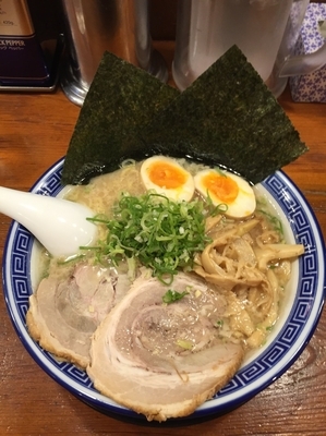 「豚骨醤油麺」@麺家 くさび 郡山本店の写真