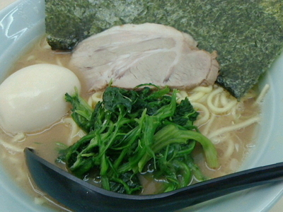 「味たまラーメン中盛、無料ライス」@横浜家系ラーメン田中の写真