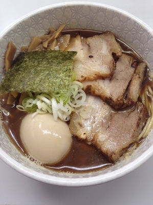 「煮干しそば 特製」@麺や 金黒の写真