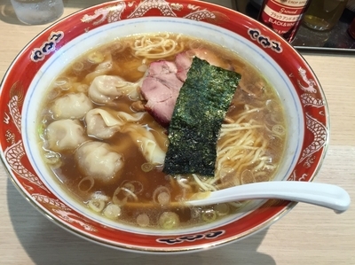 「ワンタン麺 ワンタン5個入(900円)+小ライス(100円)」@支那ソバ すずきの写真