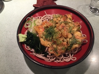「冷やしかき揚げ天そば 350円」@新和そばの写真