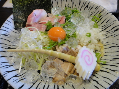 「【期間限定】濃厚玉子と比内地鶏の油そば・冷」@麺匠えにしの写真