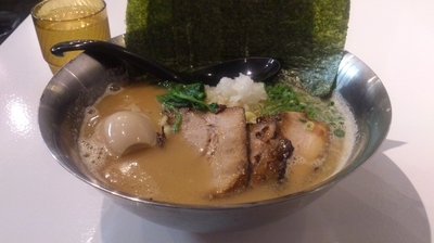 「鶏白湯+全部のせ」@らぁめん初代 OKAWARIの写真