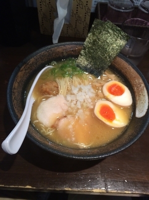 「濃厚鶏骨醤油そば＋味玉」@濃厚鶏そば 麺屋武一 秋葉原店の写真