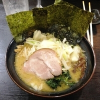 キャベモヤラーメン 890円