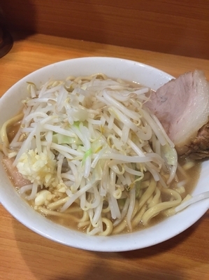 「小ラーメン 野菜少なめニンニク少し」@ラーメン二郎 八王子野猿街道店2の写真