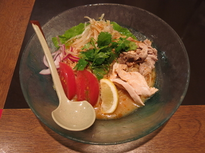 「トムヤム冷麺：850円」@越後秘蔵麺 無尽蔵 しながわ家の写真