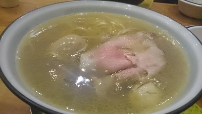 「限定あっさり牡蠣とシジミの塩バターラーメン1300円」@まりお流らーめんの写真