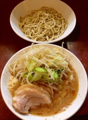 「小ラーメン700円　つけ麺100円」@豚星。の写真