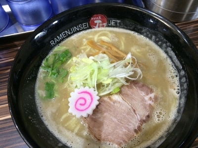 「鳥煮込みそば」@ラーメン人生 JET 福島本店の写真