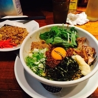 情熱系まぜそば 810円 麺増量ほか追い飯付き+小チャーハン20