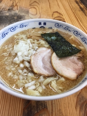 「背脂煮干しラーメン」@二葉 上荻店の写真