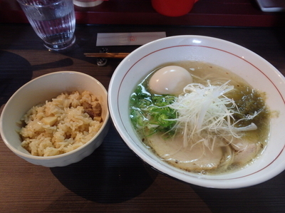 「ランチAセット(塩ラーメン＋炊き込みご飯)(1000円)」@柳麺 呉田-goden-の写真