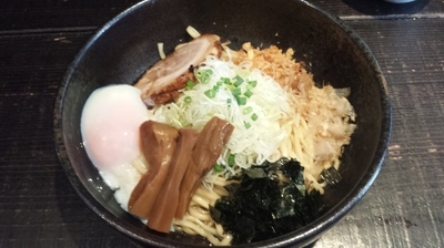 「油そば、温玉」@まぜそば 一心不乱の写真