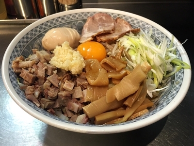 「油そば・ニンニク少なめ・味濃いめ」@らーめん大 大久保店の写真