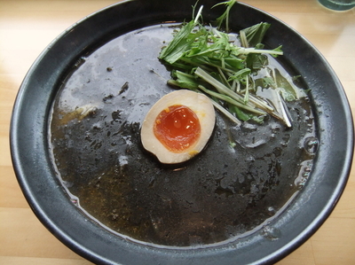 「スープ担々麺黒（880円）」@佐藤製麺所の写真