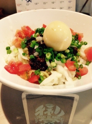 「ブラックカレーまぜそば」@麺や 海老庵の写真