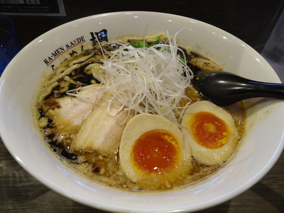 「『隼の味噌ら～めん(￥800)』と『あじ玉(￥100)』」@らーめん楓の写真