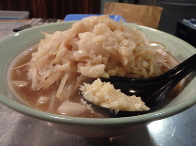 「小豚(750円)ヤサイマシ、ニンニク多め、アブラ多め」@ラーメンだるま 小倉店の写真