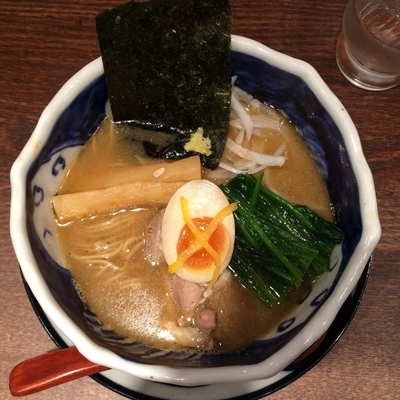 「【限定】鶏煮干中華そば 900円」@鶏そば十番 156 ICHIKORO 麻布十番店の写真