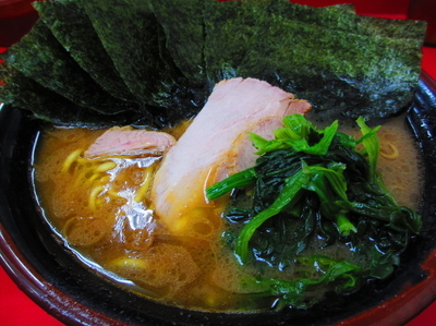 「ラーメン中盛り」@ラーメン杉田家の写真