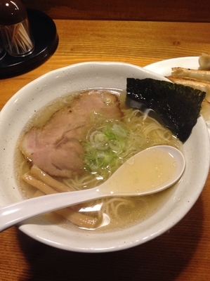 「塩らあめん 餃子」@上州地鶏ラーメン 翔鶴の写真