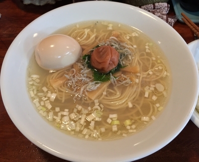 「はまぐり梅塩ラーメン＋味玉＋小ライス（￥780＋￥100）」@麺酒処 ふくろうの写真