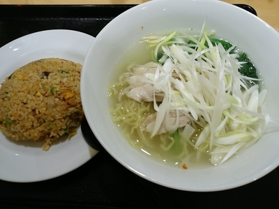 「鶏肉タンメン半炒飯セット730円」@福泰厨房 島忠ホームズ草加舎人店の写真