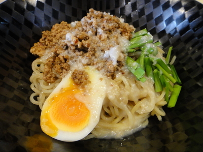 「【気まぐれ限定】辛口夏のスタミナまぜ麺」@麺＆cafe Coi.Coi.の写真