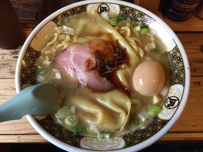 「すごい煮干ラーメン+玉子【920円】」@すごい煮干ラーメン凪 新宿ゴールデン街店 本館の写真