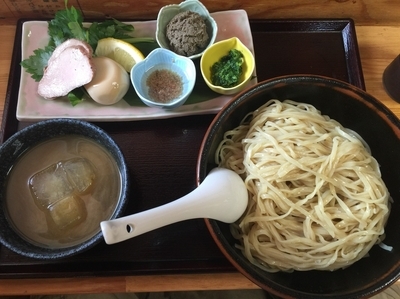 「冷やし煮干しそば濃い目（９００円）」@中華そば よしかわの写真