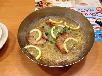 「冷やし塩レモンラーメン」@ガスト 幕張西店の写真