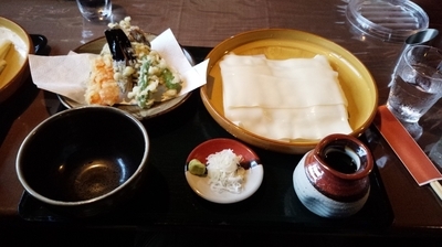 「野菜天うどん(ひもかわ大盛)」@麺処酒処ふる川 暮六つ 相生店の写真