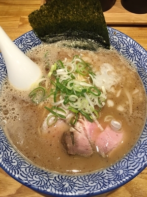 「煮干し鶏白湯ソバ」@SOUP NOODLE 青雲の志の写真