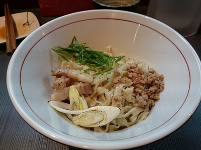 「【限定】鴨油とエシレバターの油そば900円＋日本酒＆etc」@柳麺 呉田-goden-の写真