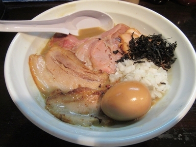 「煮干濃麺（８００円）＋肉増し＋和え玉＋他」@濃麺 海月の写真