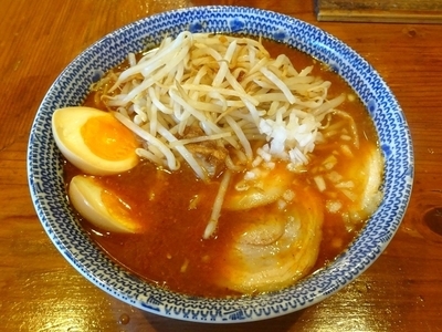 「辛みそモヤシチャーシューメン味玉付（900円）」@弘富の写真