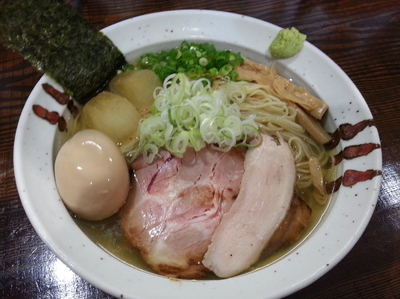 「【夏期限定1日20食】冷やし煮干そば750円+味玉」@二代目 むじゃきの写真