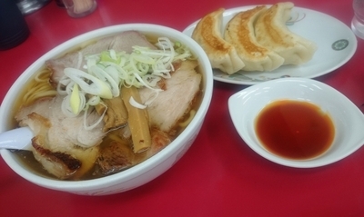 「チャーシューメン+餃子 1070円」@一品香 小山の写真