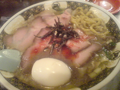 「すごい煮干ラーメン+追加麺+玉子+叉焼」@すごい煮干ラーメン凪 五反田西口店の写真