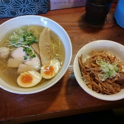「一番絞り(塩)700円＋味玉100円＋そぼろ飯250円」@中華そばつけそば 千思萬考の写真