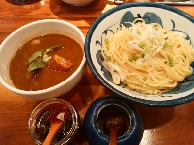 「〖新橋店限定〗カレーつけめん（一口ご飯付）980円」@めん徳二代目つじ田 新橋店の写真