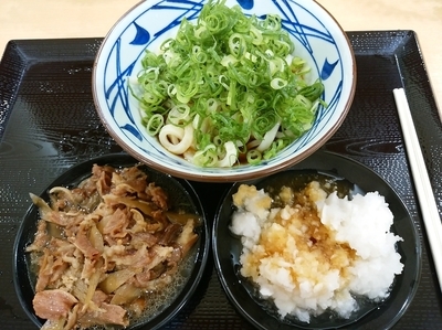 「鬼おろし肉ぶっかけ（並）590円」@丸亀製麺 島忠ホームズ草加舎人店の写真