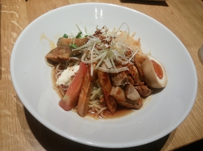 「大葉とみょうがの炙り肉冷し中華」@よってこや お台場店の写真