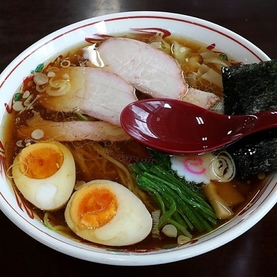 「ワンタン麺味玉入り 930円」@とら食堂 松戸分店の写真