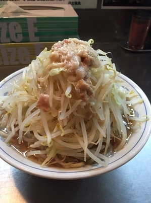 「小ラーメン 野菜増しニンニク少しアブラ」@ラーメン大 下高井戸店の写真