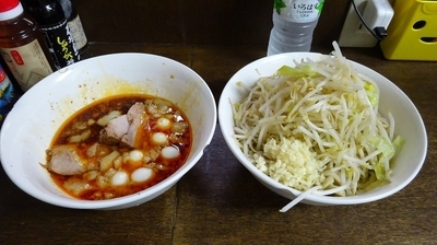 「つけ麺（850円）＋うずら（100円）ヤサイニンニク」@蓮爾 さんこま店の写真