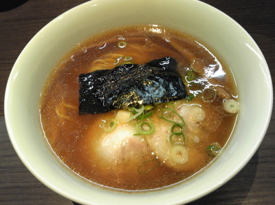 「醤油らぁ麺」@支那そばや 本店の写真